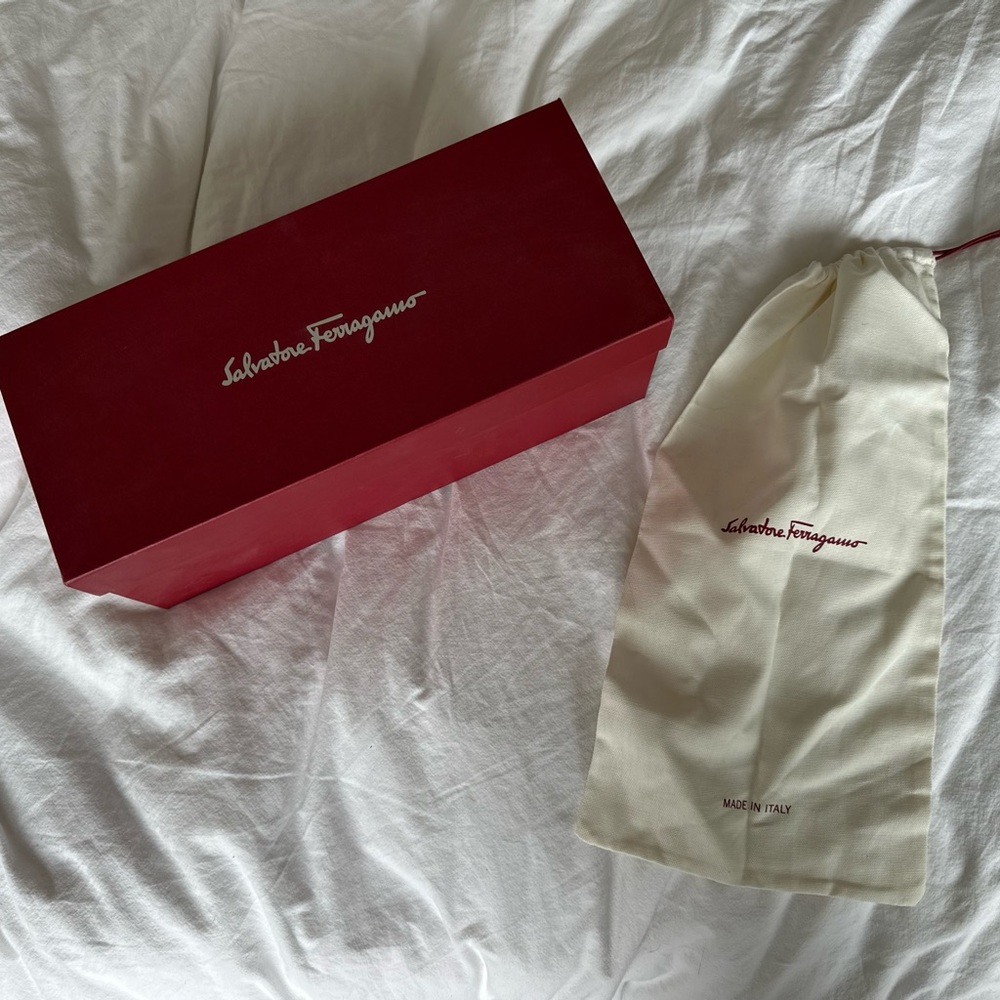 Salvatore Ferragamo small shoe box+ 2 dust bags from slides